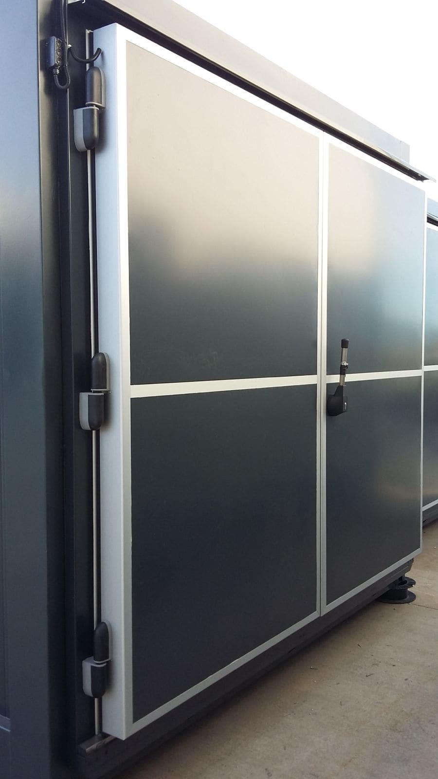 Projekt für Mercedes – Industrial Refrigerated Container Units - Gallery image 3