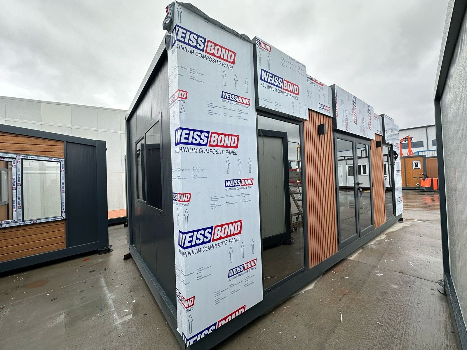 Air-Conditioned Parking Pavilion – Modular Cashier Building - Gallery image 3